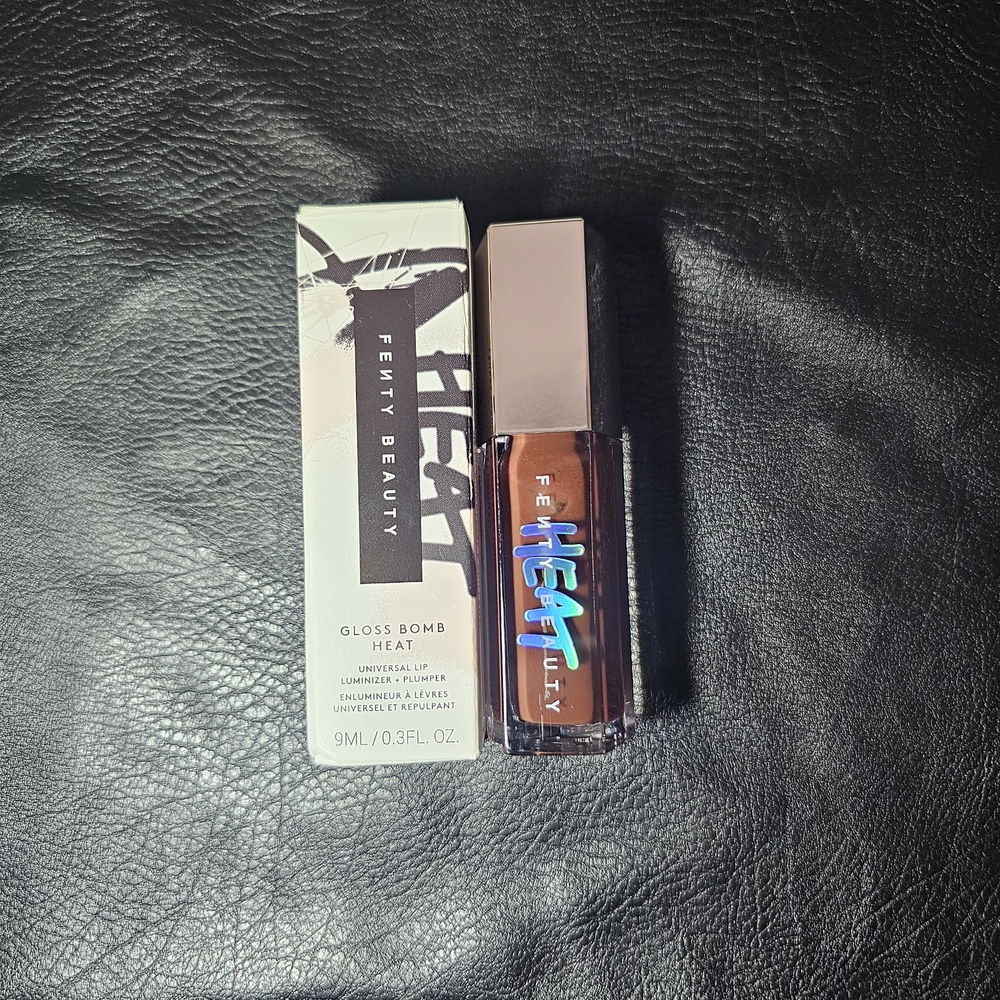 Fenty Beauty Gloss Bomb Heat 04 in Warm Brown